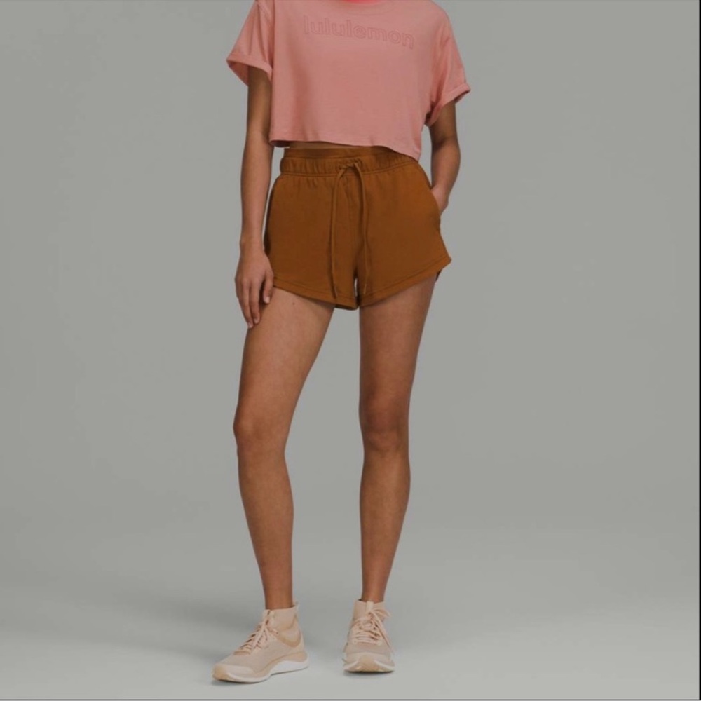 lululemon athletica inner glow short 3”